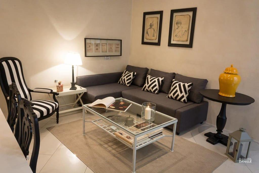 Appartamento Romana Florens Exteriör bild